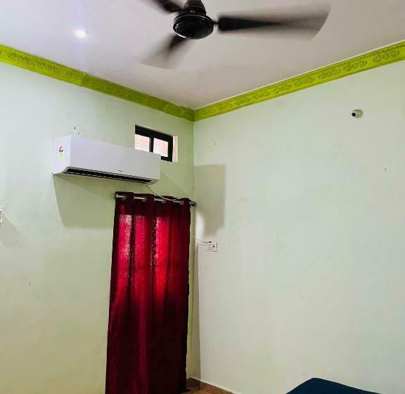 בית מלון כפרי Oyo 91480 Pangat Guest House