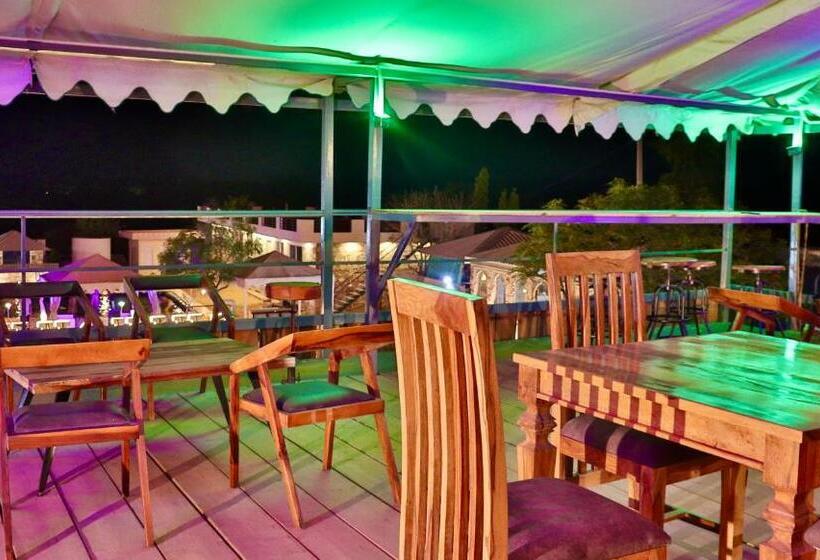 فندق Shivohum Adventure Retreat