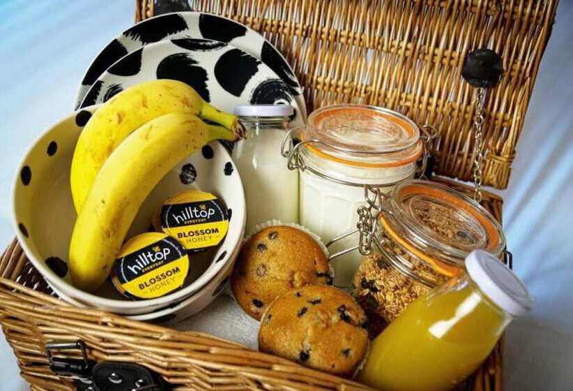 בית מלון כפרי The Woolpack Inn