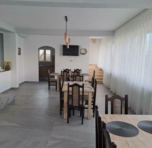 La Izvoare Pensiune Păstrăvărie