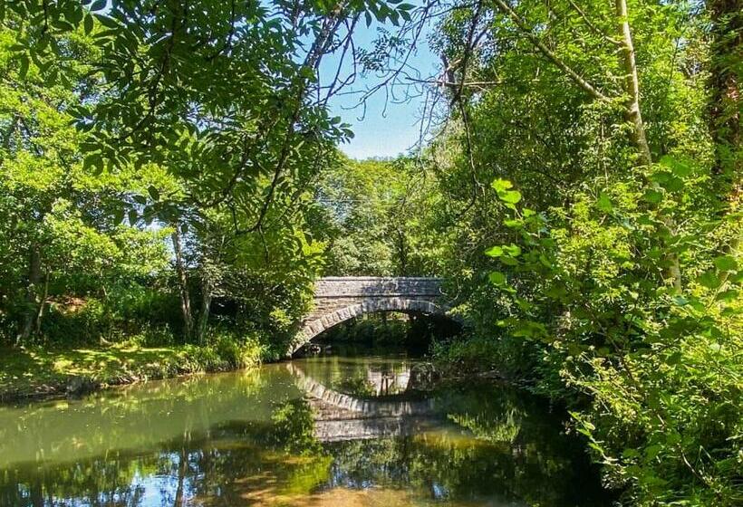 渡假胜地 Notter Bridge Holiday Park