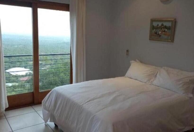 فندق صغير Thuto Centre Conferencing & Bush Lodge