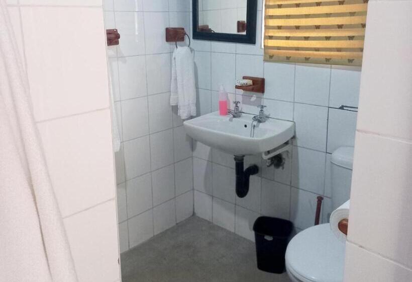 ユースホステル Thuto Centre Conferencing & Bush Lodge