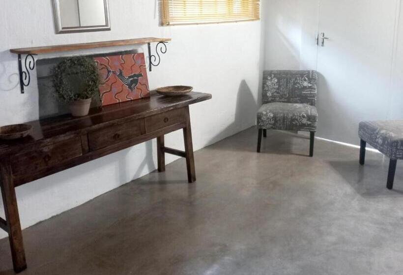 فندق صغير Thuto Centre Conferencing & Bush Lodge