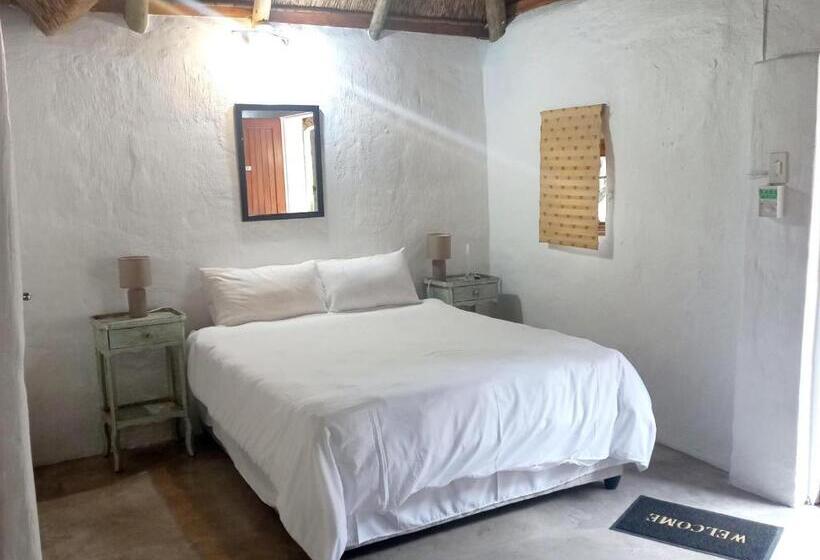 فندق صغير Thuto Centre Conferencing & Bush Lodge