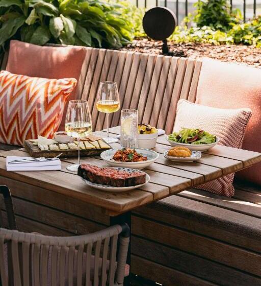 Art Otel London Battersea Power Station, Powered By Radisson Hotels