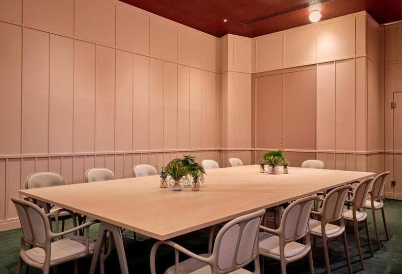 Art Otel London Battersea Power Station, Powered By Radisson Hotels