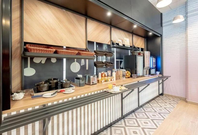 B&b Hotel Toulon Centre Gare