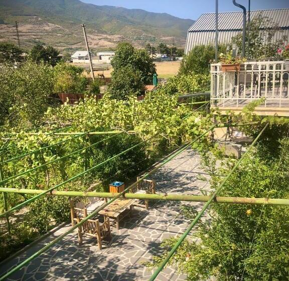 تختخواب و صبحانه Ekas Rosengarten