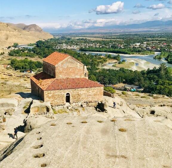 تختخواب و صبحانه Ekas Rosengarten