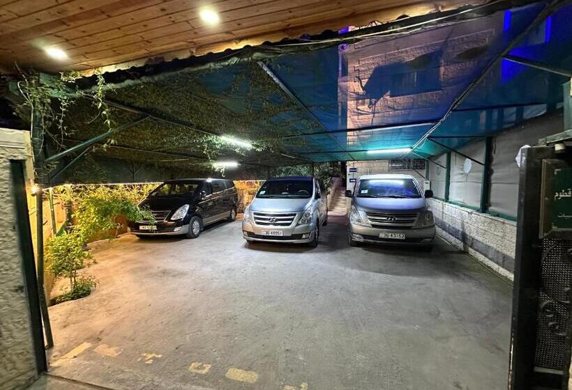 تختخواب و صبحانه Full Panorama Jerash