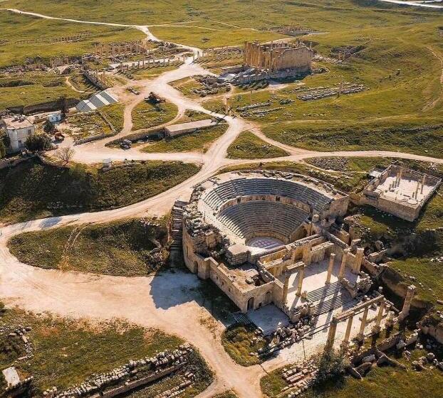 تختخواب و صبحانه Full Panorama Jerash