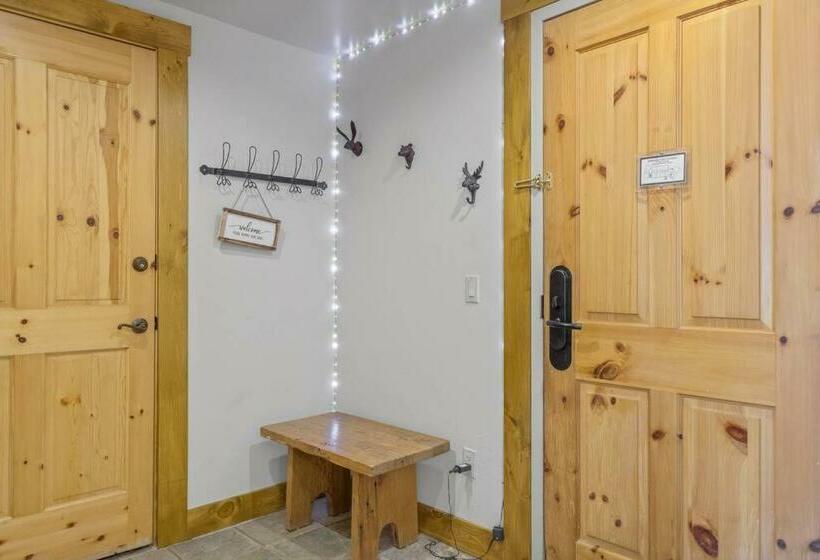 Blue Collar Boutique: Affordable Adventure