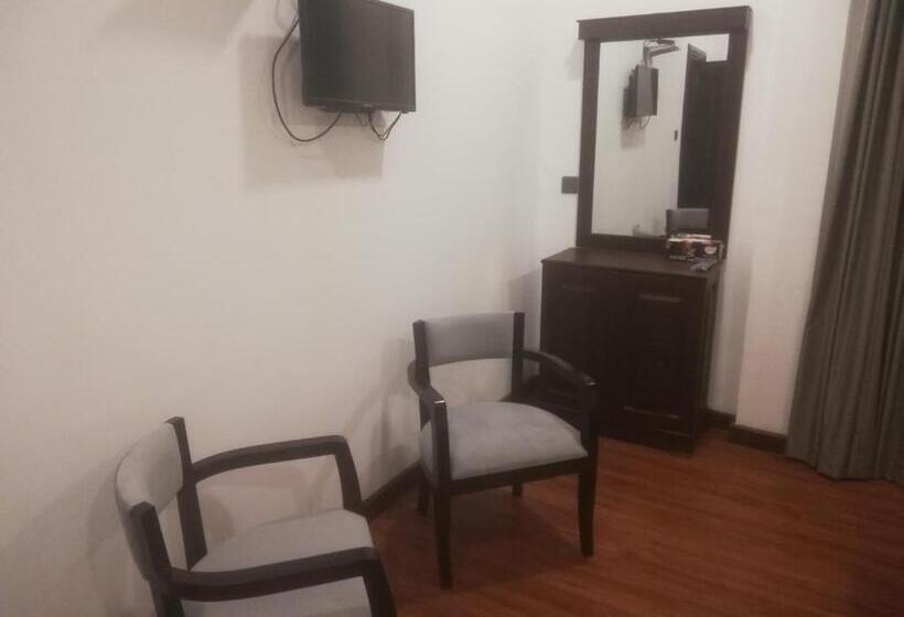 Отель Friendly Hills