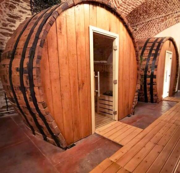 هتل Helvecija 1880