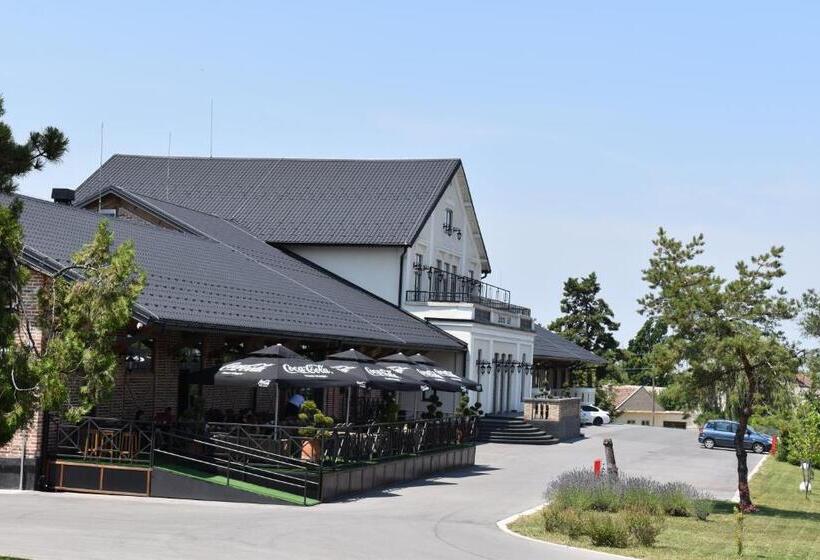 هتل Helvecija 1880