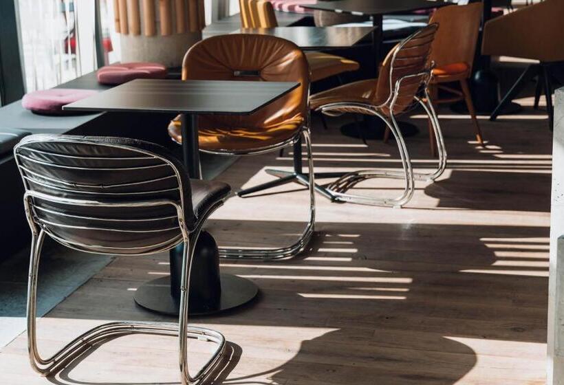 Greet Hotel La Rochelle Centre