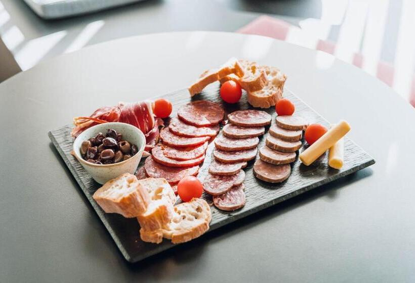 Greet Hotel La Rochelle Centre