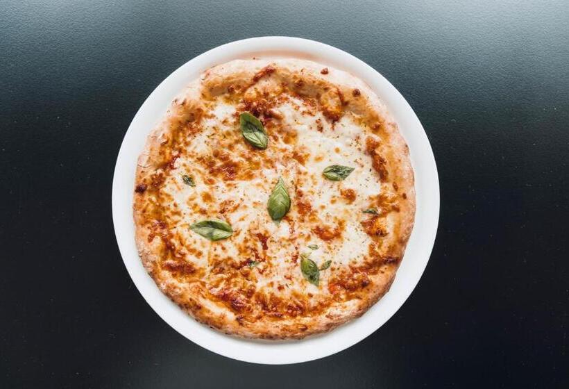 Greet Hotel La Rochelle Centre