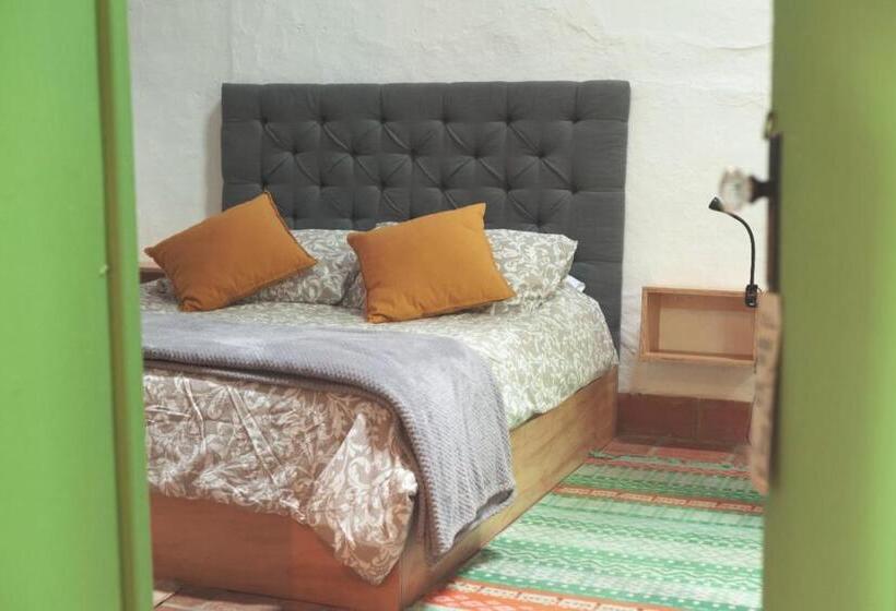 בית מלון כפרי La Liebre Bed And Breakfast