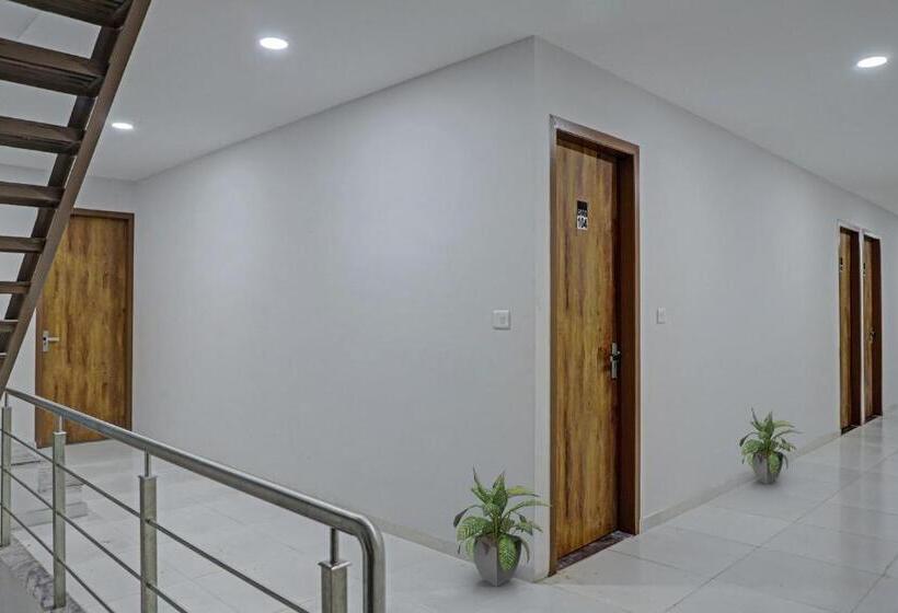 酒店 Oyo 90450 Weekend Rooms