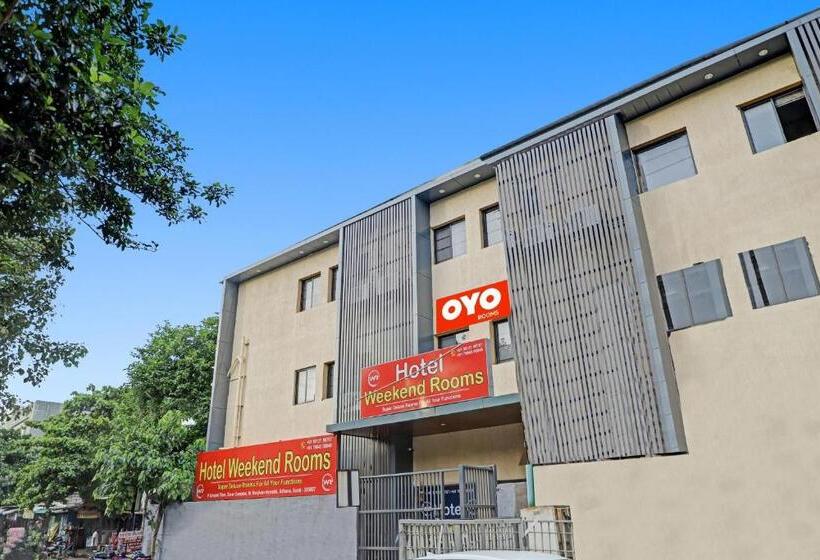 酒店 Oyo 90450 Weekend Rooms