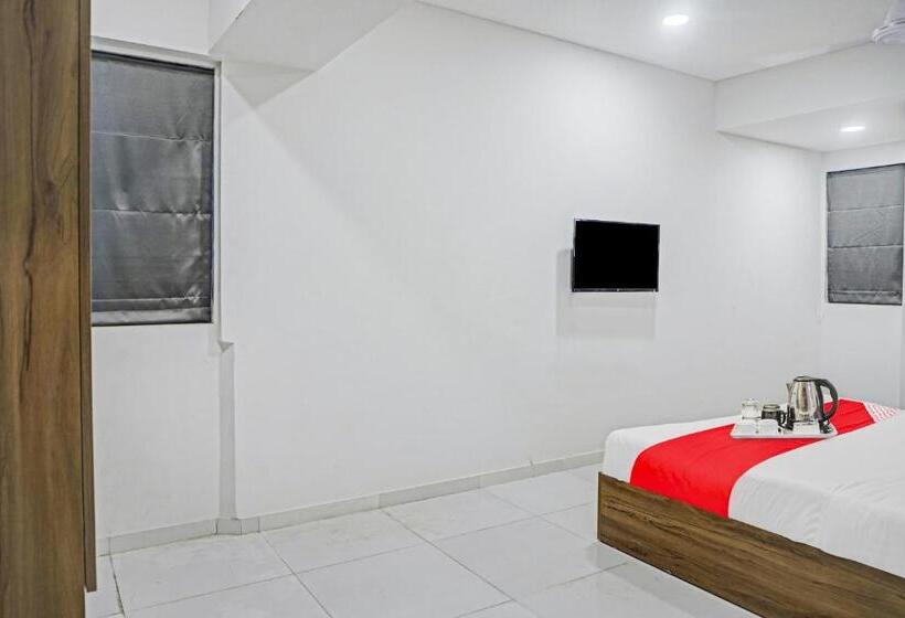 酒店 Oyo 90450 Weekend Rooms