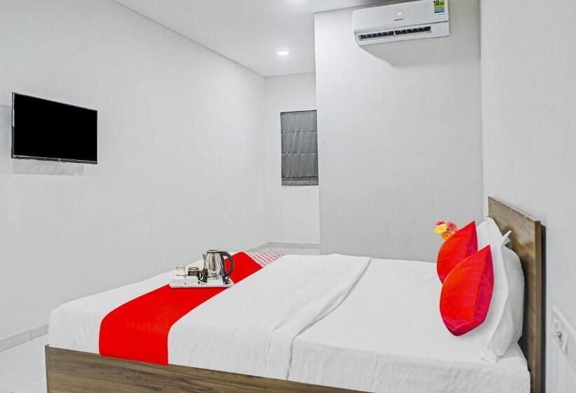 酒店 Oyo 90450 Weekend Rooms