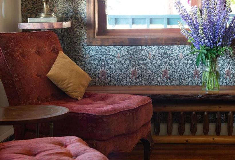 Historic Hotel Packwood