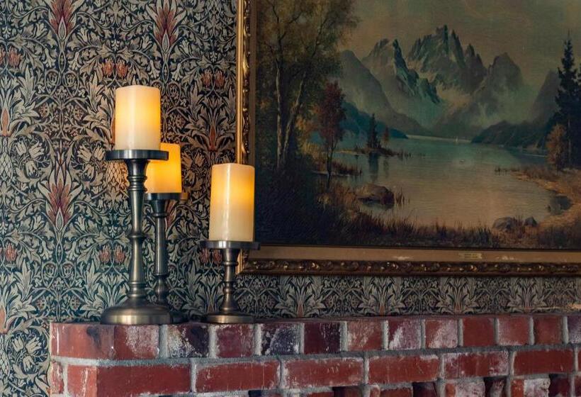 Historic Hotel Packwood