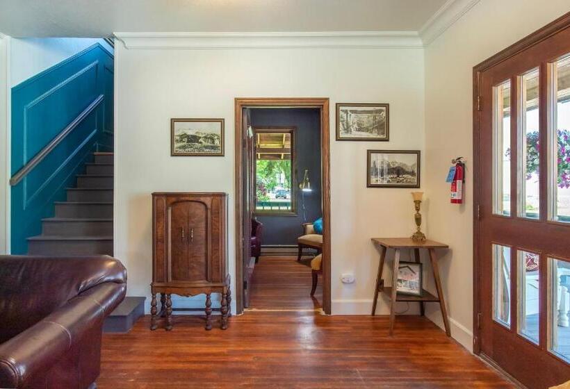 Historic Hotel Packwood