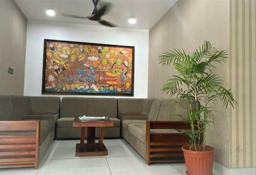 فندق Skanda Residency