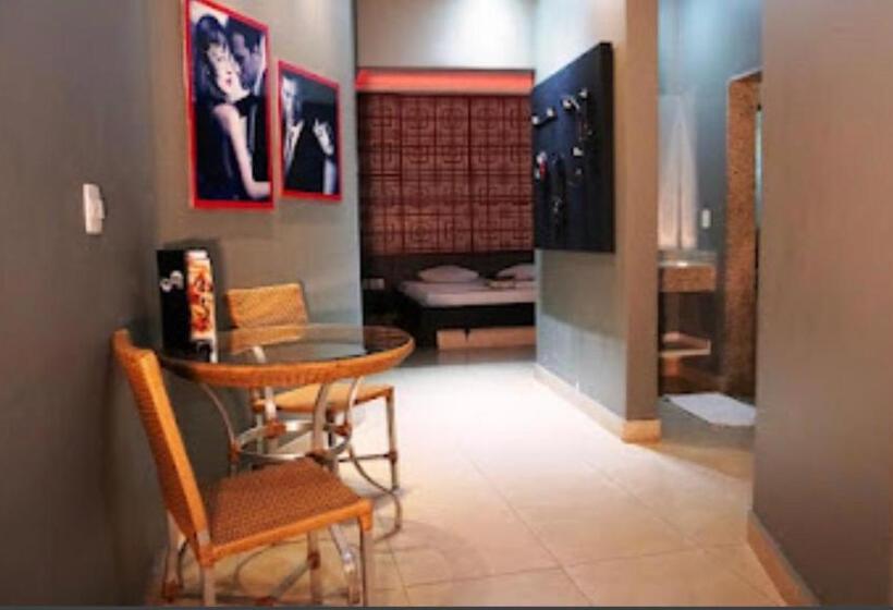 Motel Copacabana Café 1