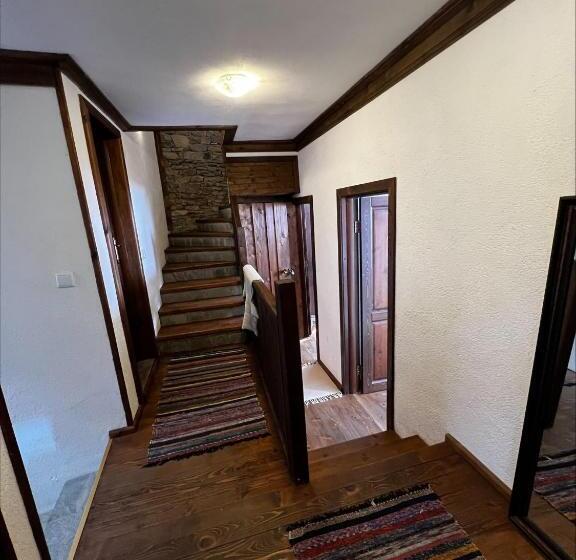 Pensió кондеви къщи