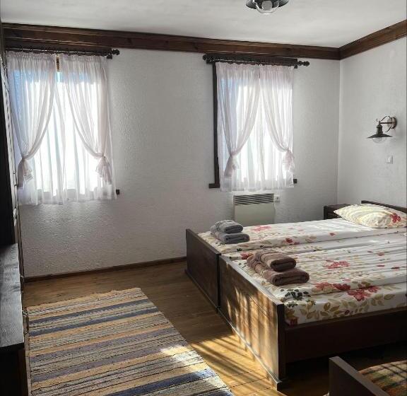 Pensió кондеви къщи