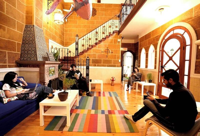 پانسیون Hostal Fungi Casa Rosa