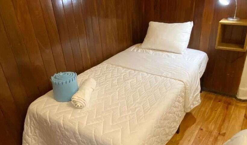 پانسیون Hostal Fungi Casa Rosa