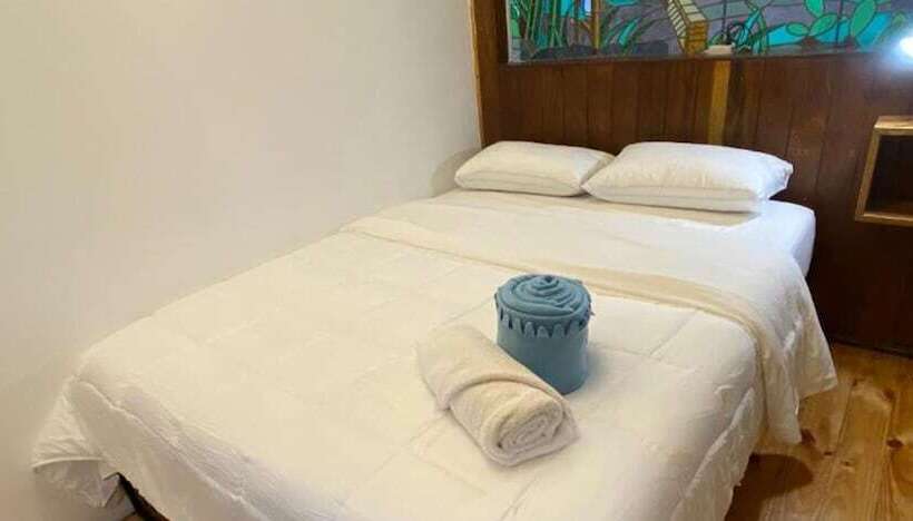 پانسیون Hostal Fungi Casa Rosa