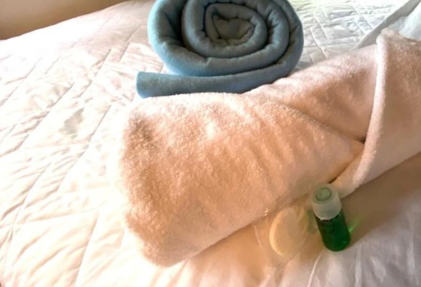 پانسیون Hostal Fungi Casa Rosa