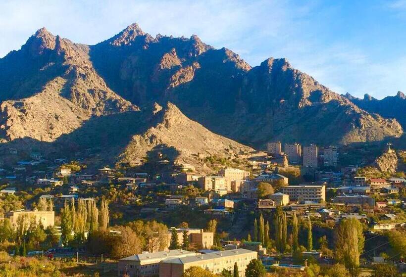 פנסיון Poqr Tagh