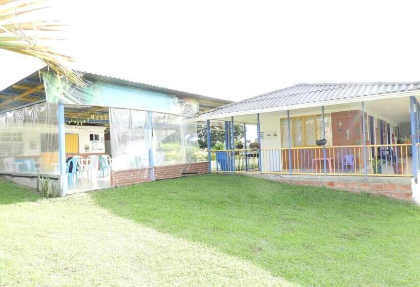 פנסיון La Rivera Hosteria Campestre