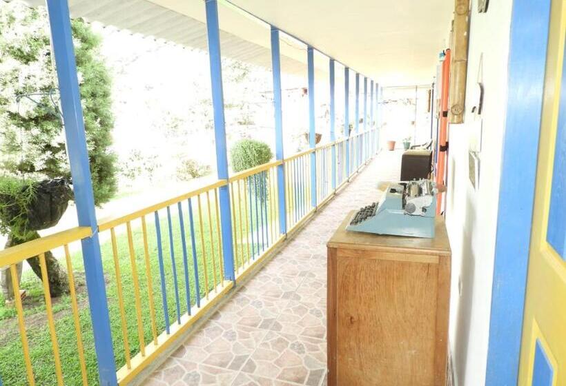 פנסיון La Rivera Hosteria Campestre