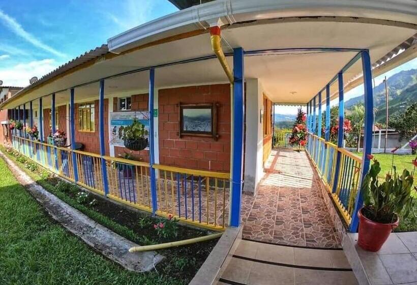 פנסיון La Rivera Hosteria Campestre