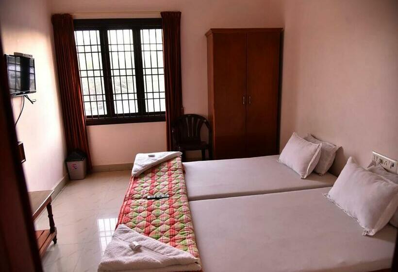 بنسيون Le Pondy Paradise