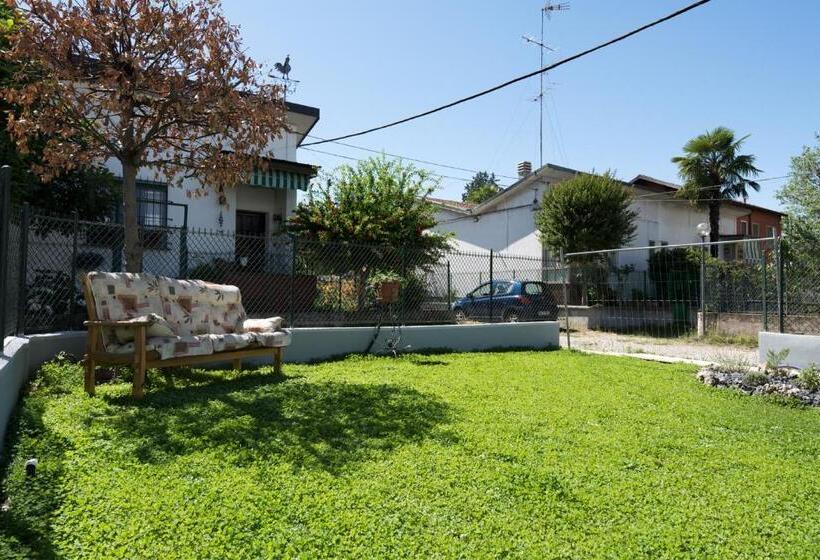 پانسیون Villino Liber