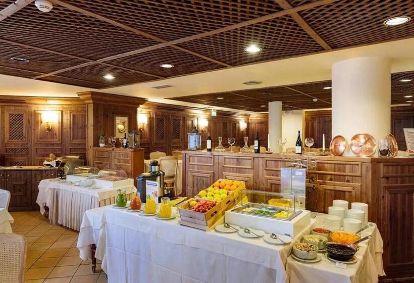 Room In Hotel Alaska