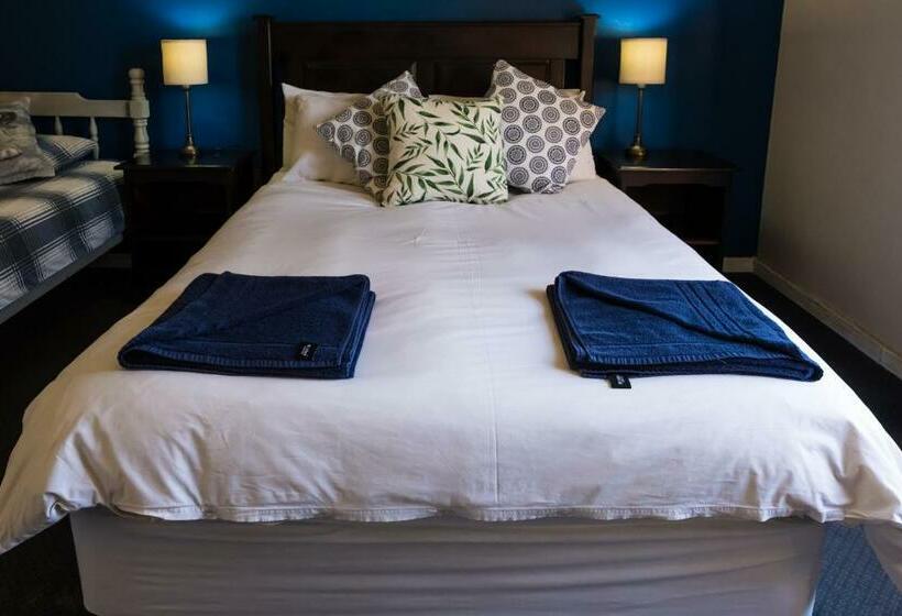 ユースホステル Poacher