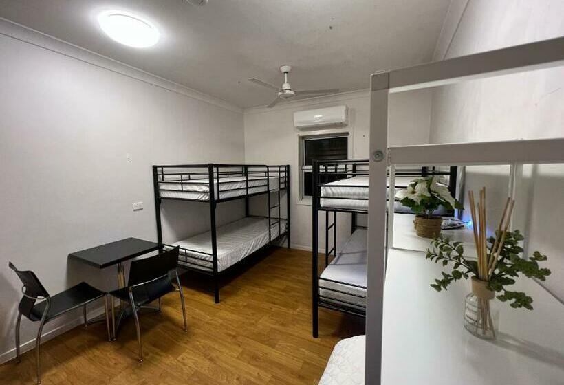 هاستل Tomato Backpackers