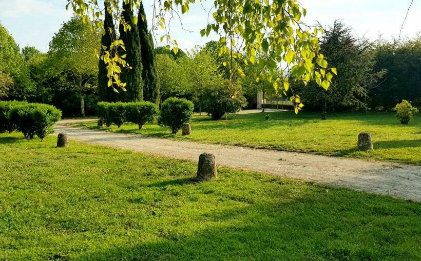 ベッドアンドブレックファースト La Revêtizon