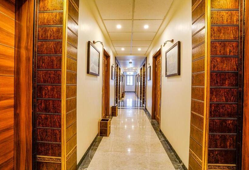 Fabhotel Ramjis Residency